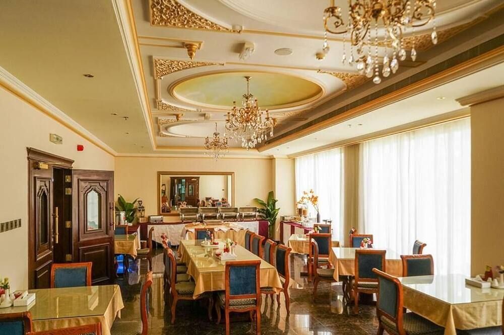 مطعم