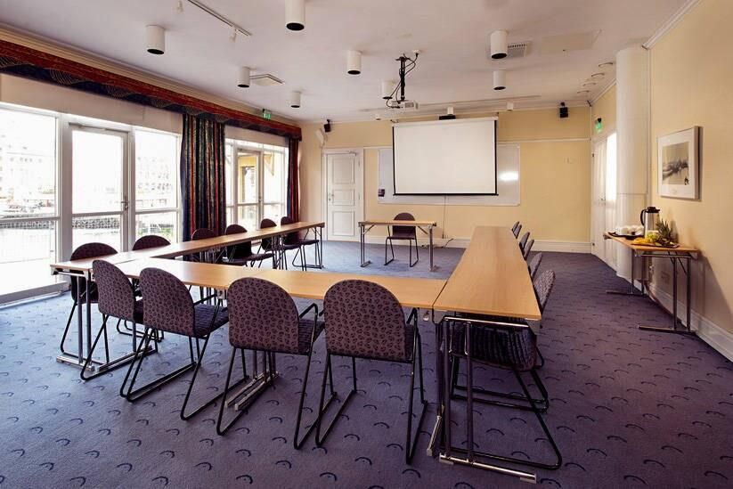 غرفة الاجتماعات