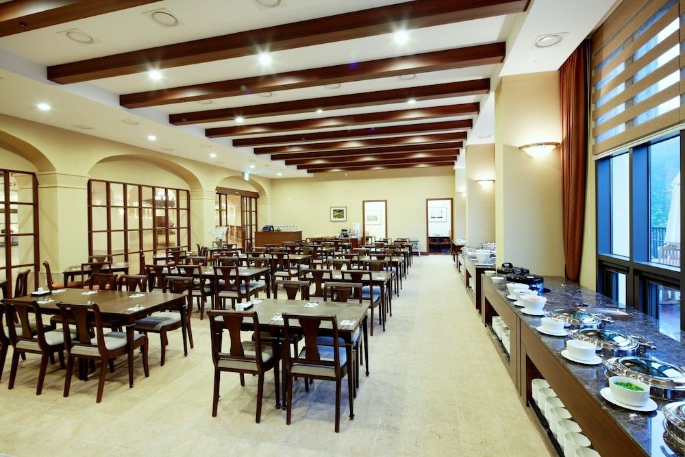 مطعم