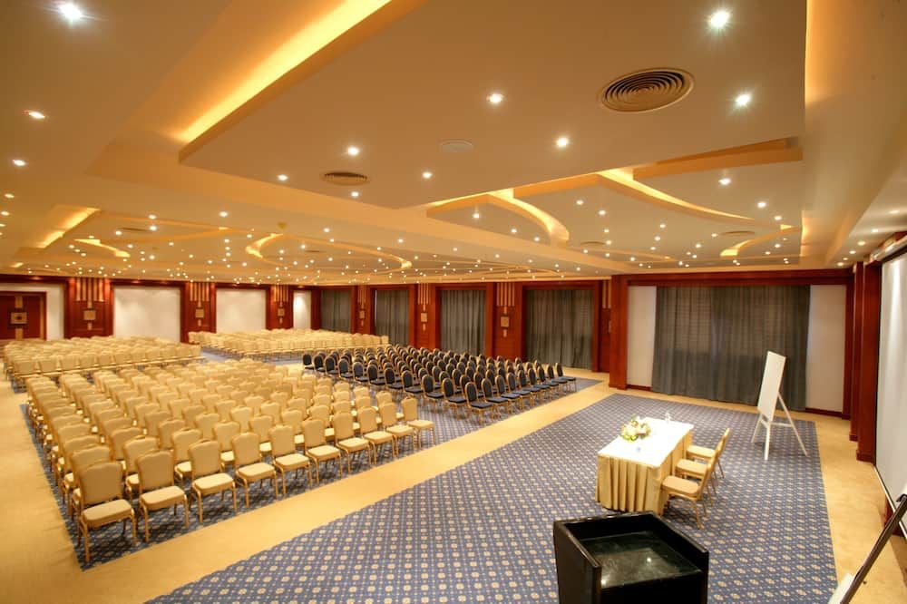 غرفة الاجتماعات