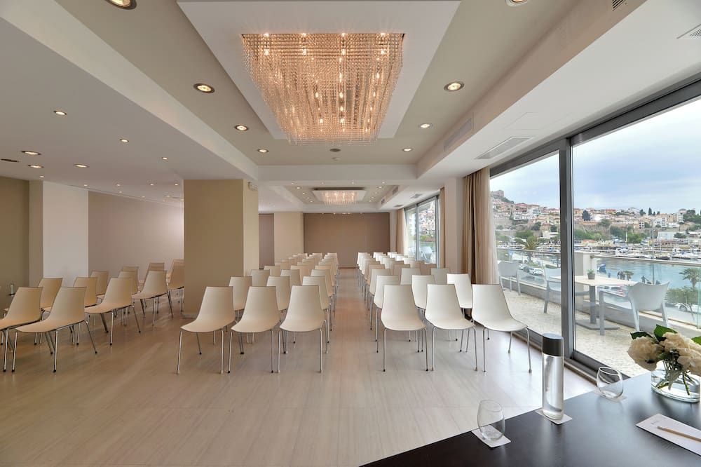 غرفة الاجتماعات