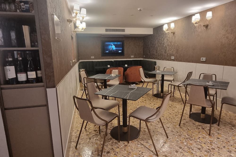 مطعم