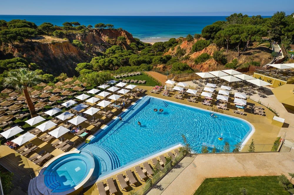 حوض السباحة صورة