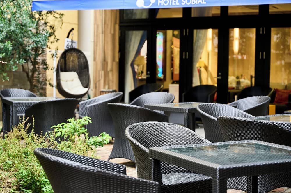 شرفة مرصوفة صورة