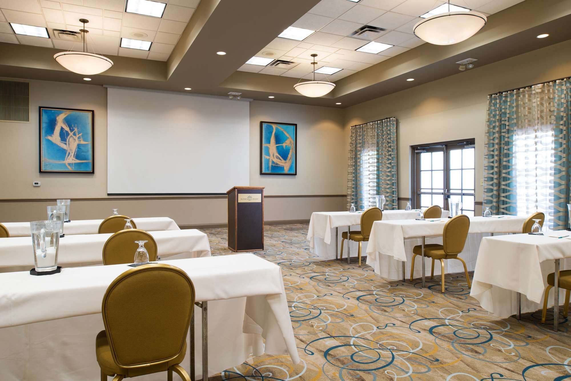 غرفة الاجتماعات