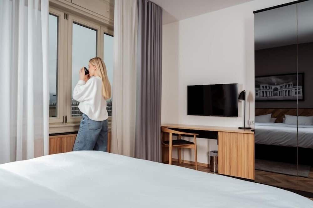 آخر