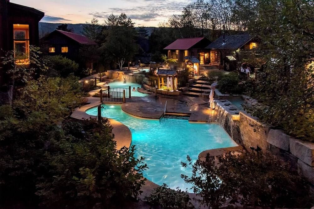 حوض السباحة صورة