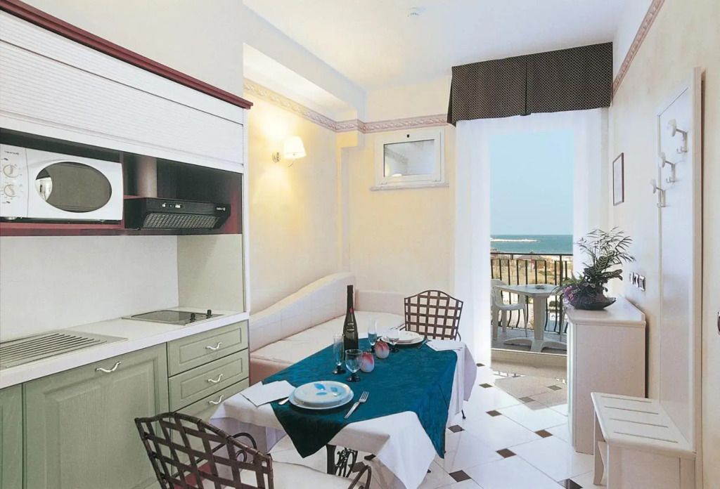 غرفة طعام صورة