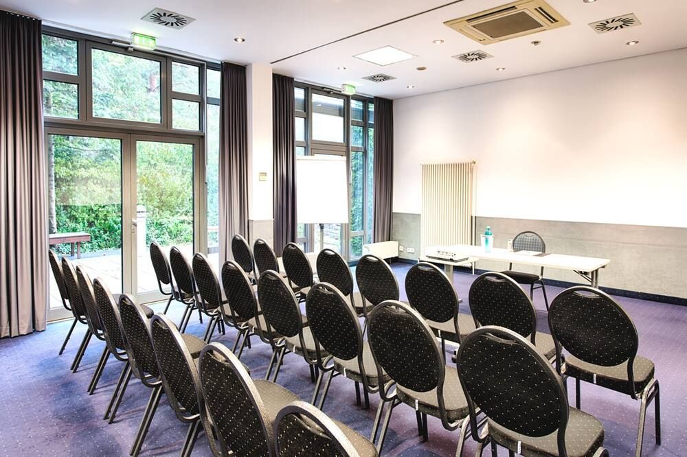 غرفة الاجتماعات