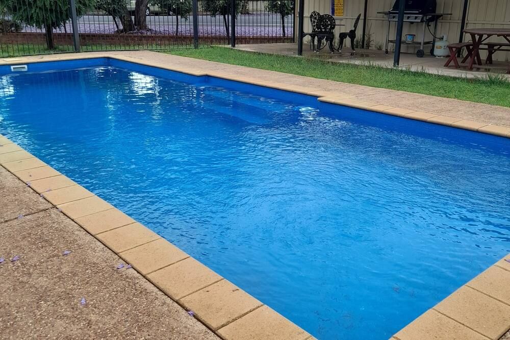 حوض السباحة صورة