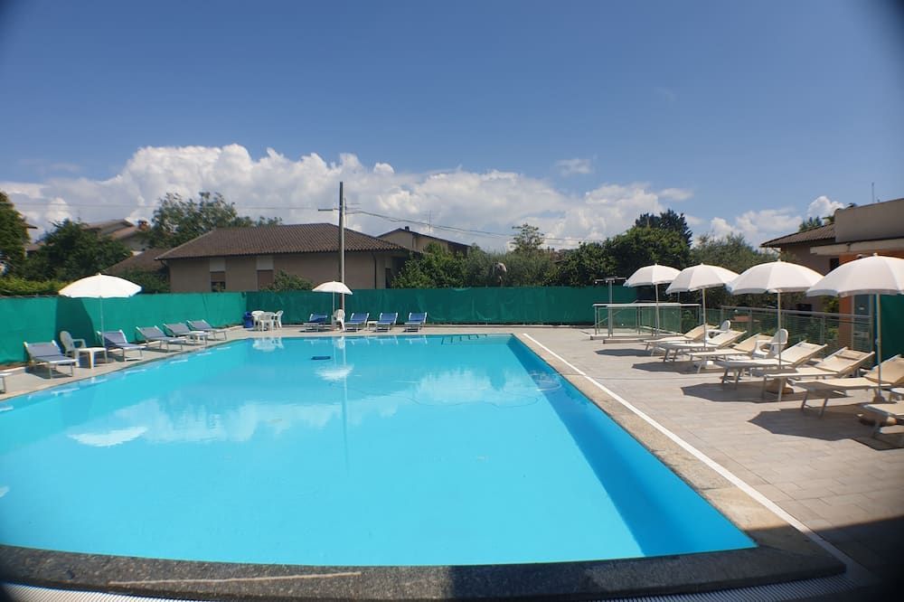 حوض السباحة صورة