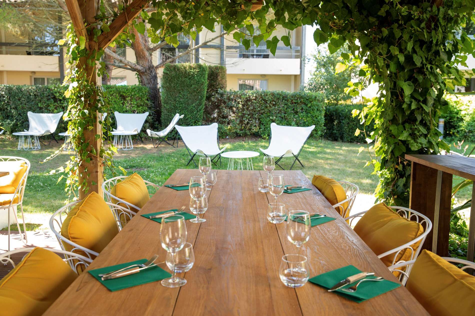 شرفة مرصوفة