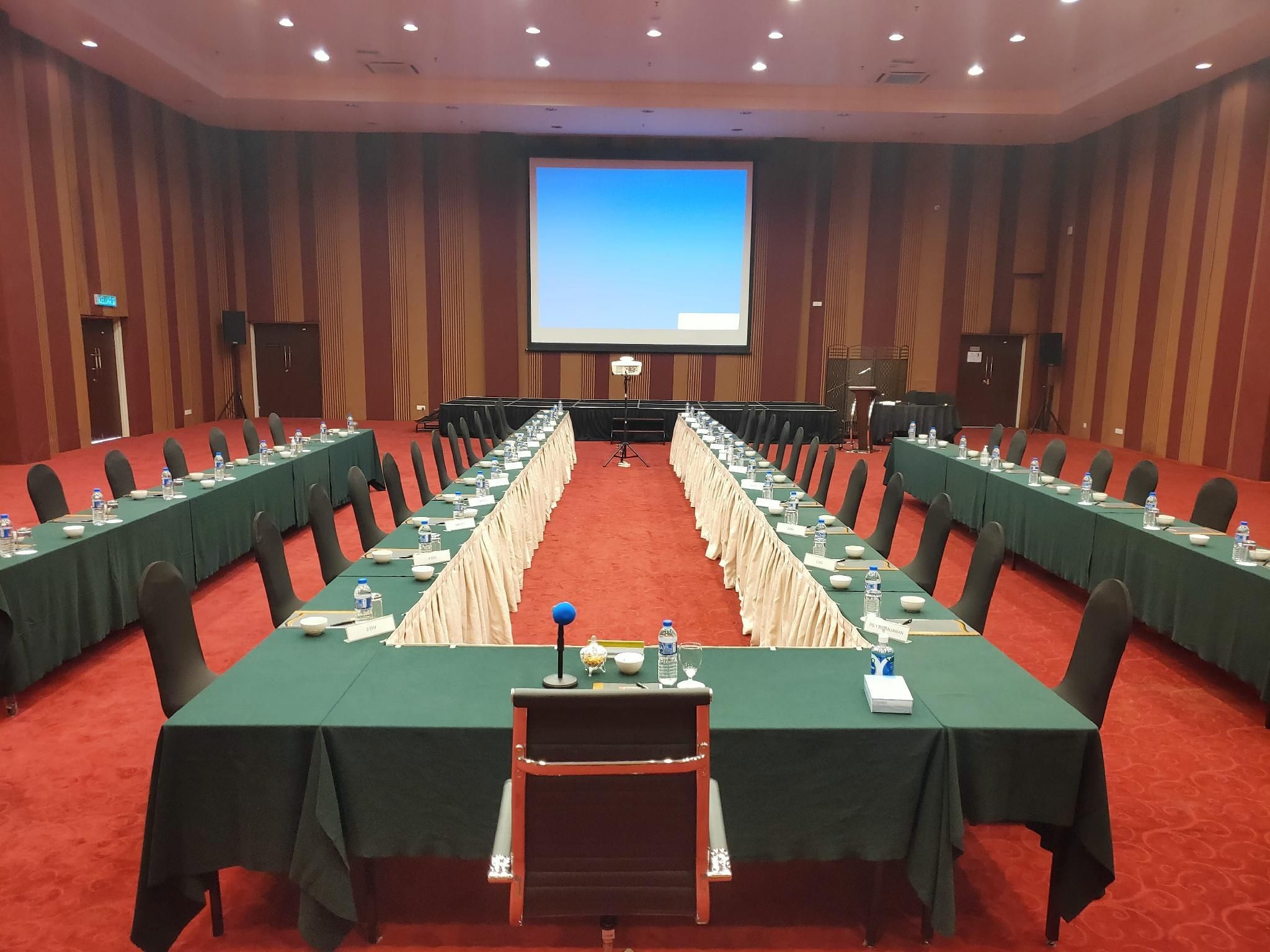 غرفة الاجتماعات