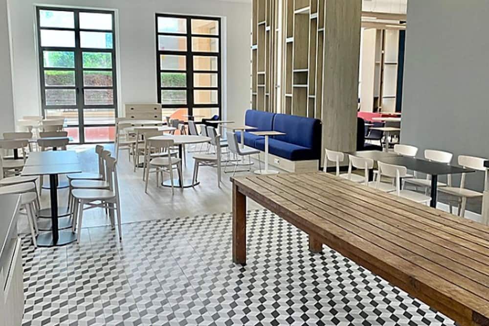مطعم