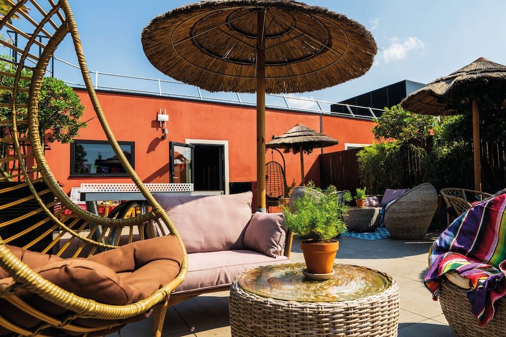 شرفة مرصوفة صورة