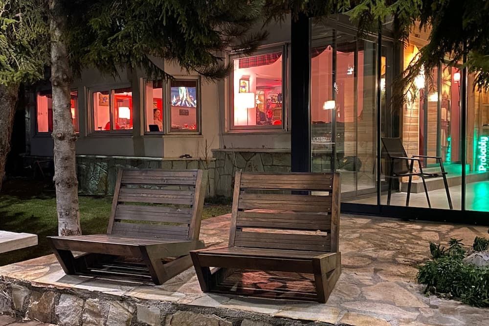 شرفة مرصوفة