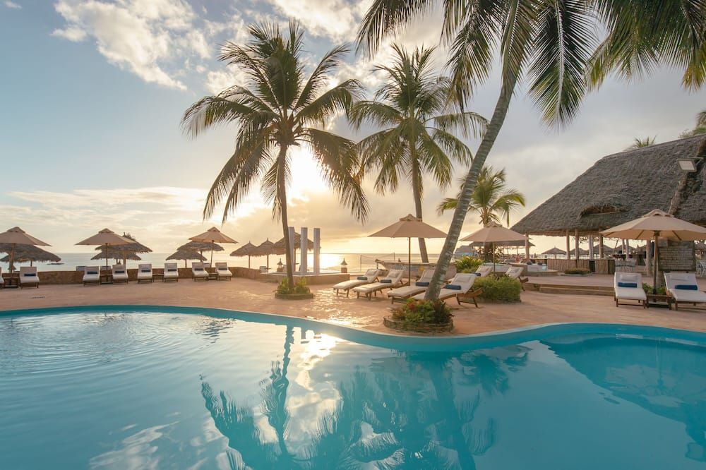 حوض السباحة صورة