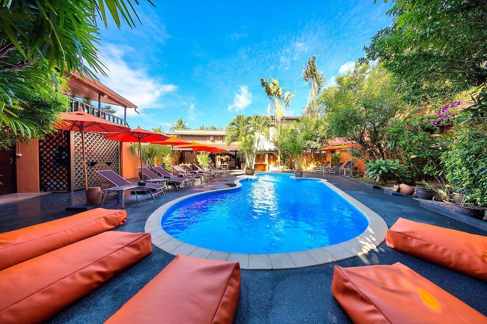 حوض السباحة صورة