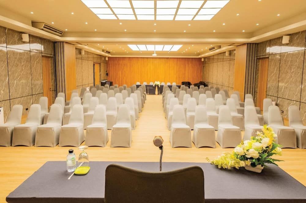 غرفة الاجتماعات