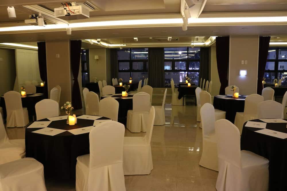 قاعة الولائم