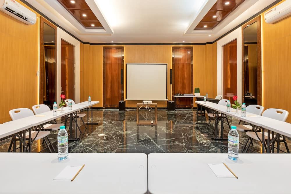 غرفة الاجتماعات