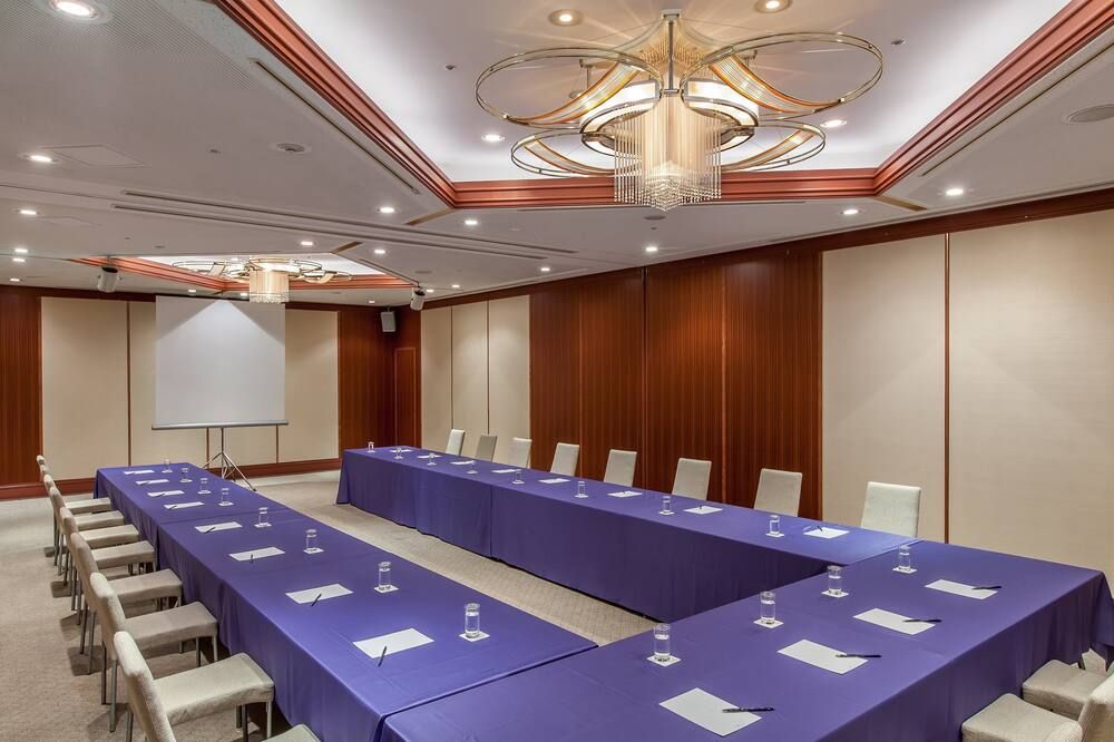 غرفة الاجتماعات