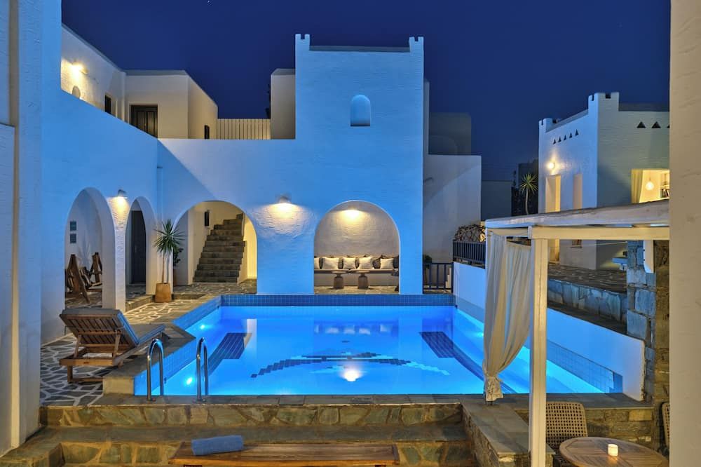 حوض السباحة صورة