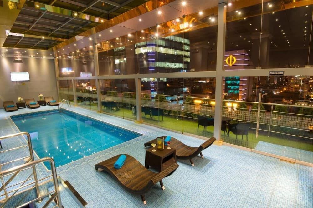 حوض السباحة صورة