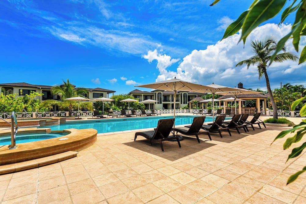 حوض السباحة صورة