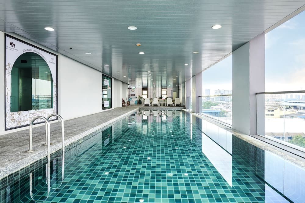 حوض السباحة