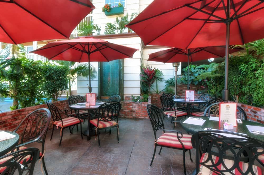 شرفة مرصوفة