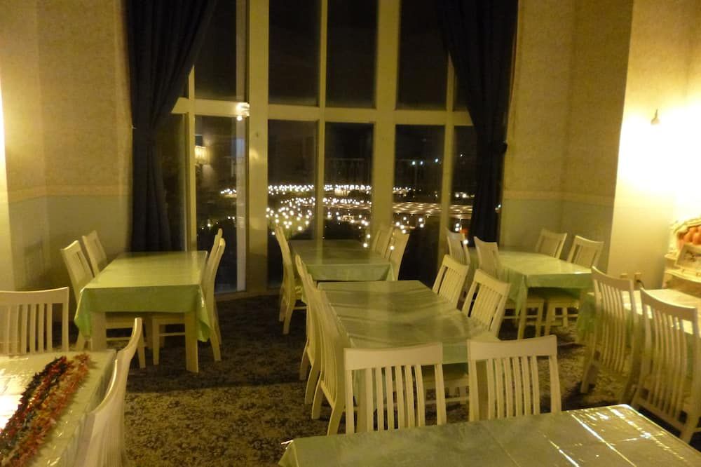 مطعم