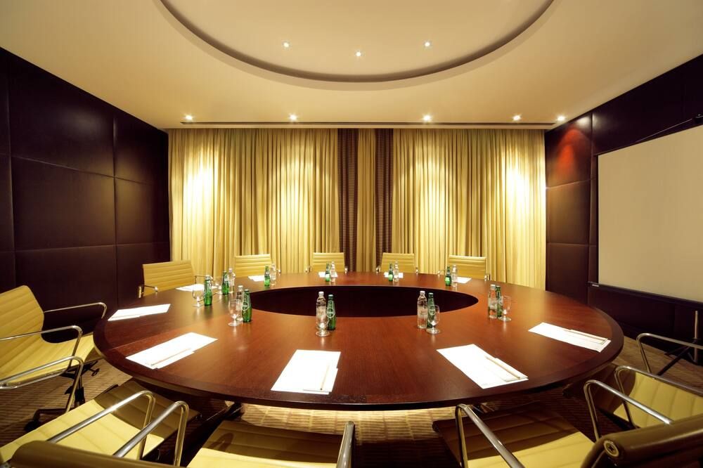 غرفة الاجتماعات