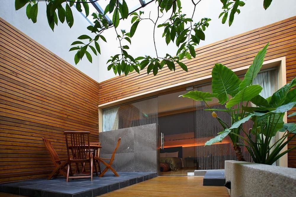 شرفة مرصوفة