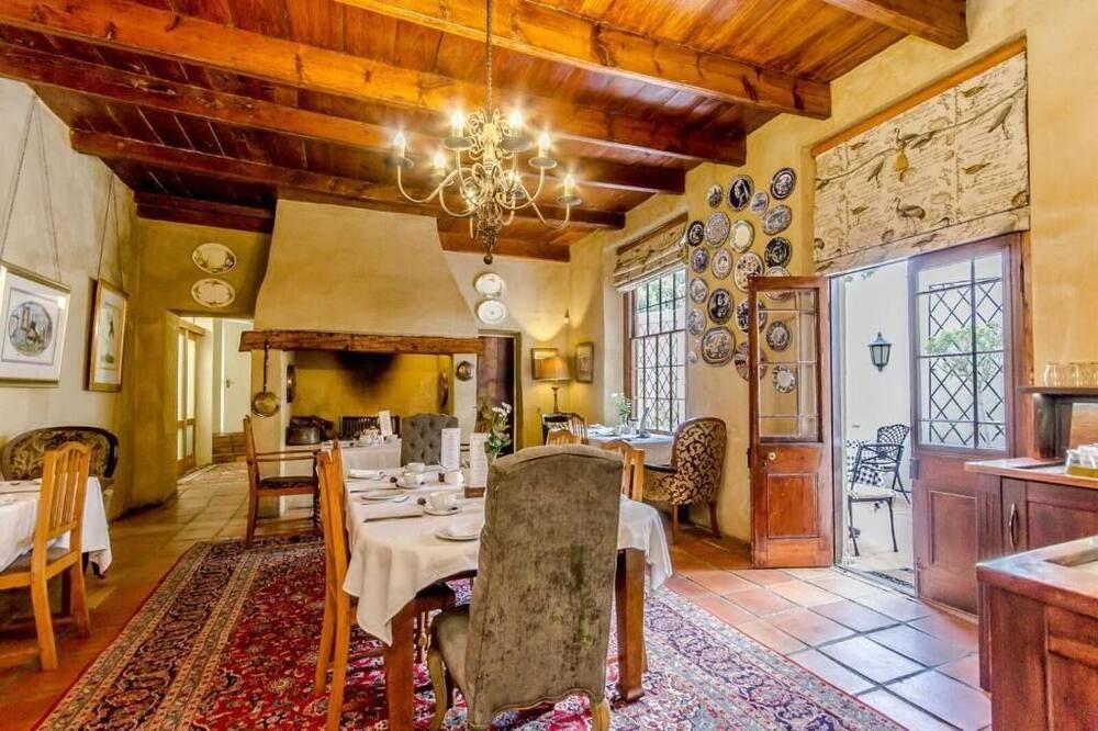 غرفة طعام صورة