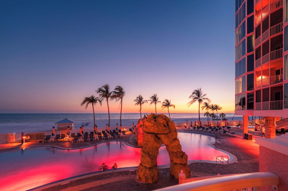 حوض السباحة