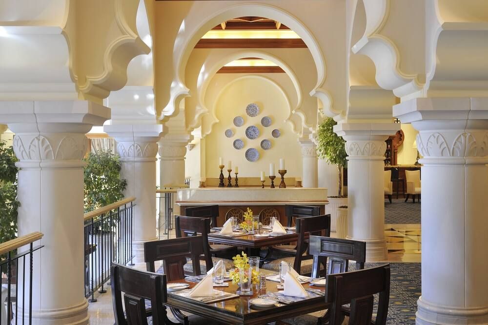 مطعم