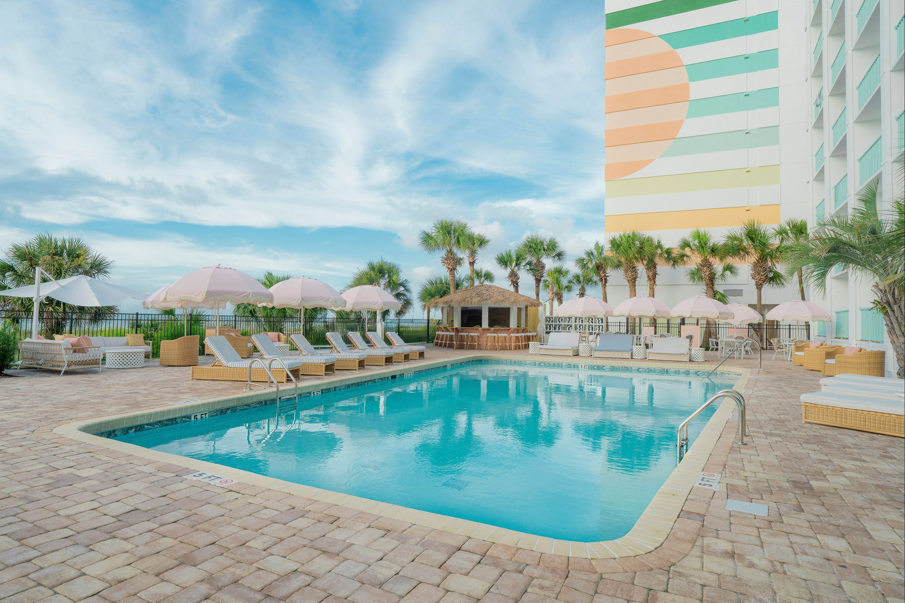 حوض السباحة صورة