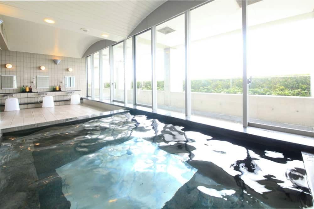 حوض السباحة صورة