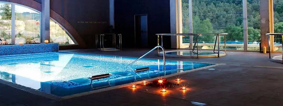 حوض السباحة صورة