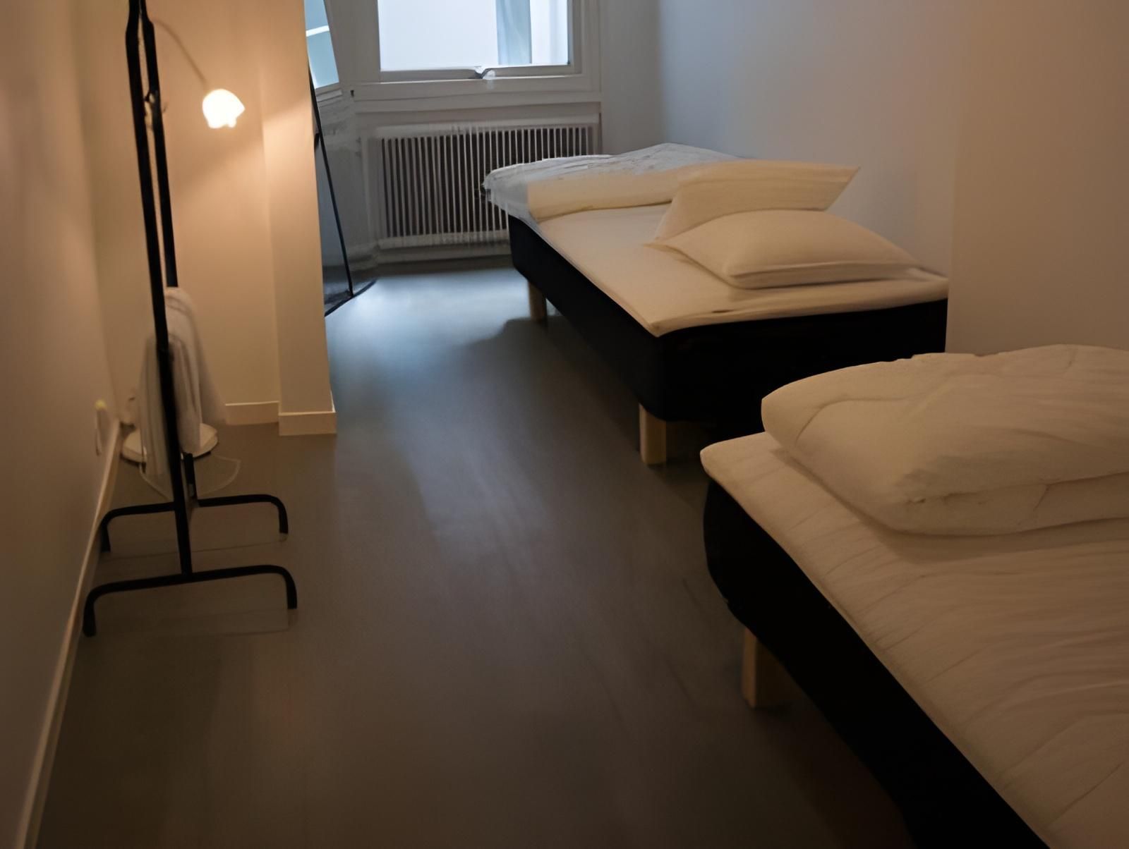 آخر