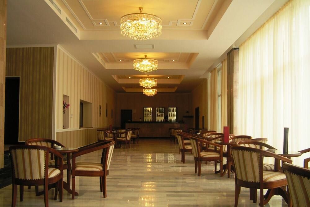 مطعم