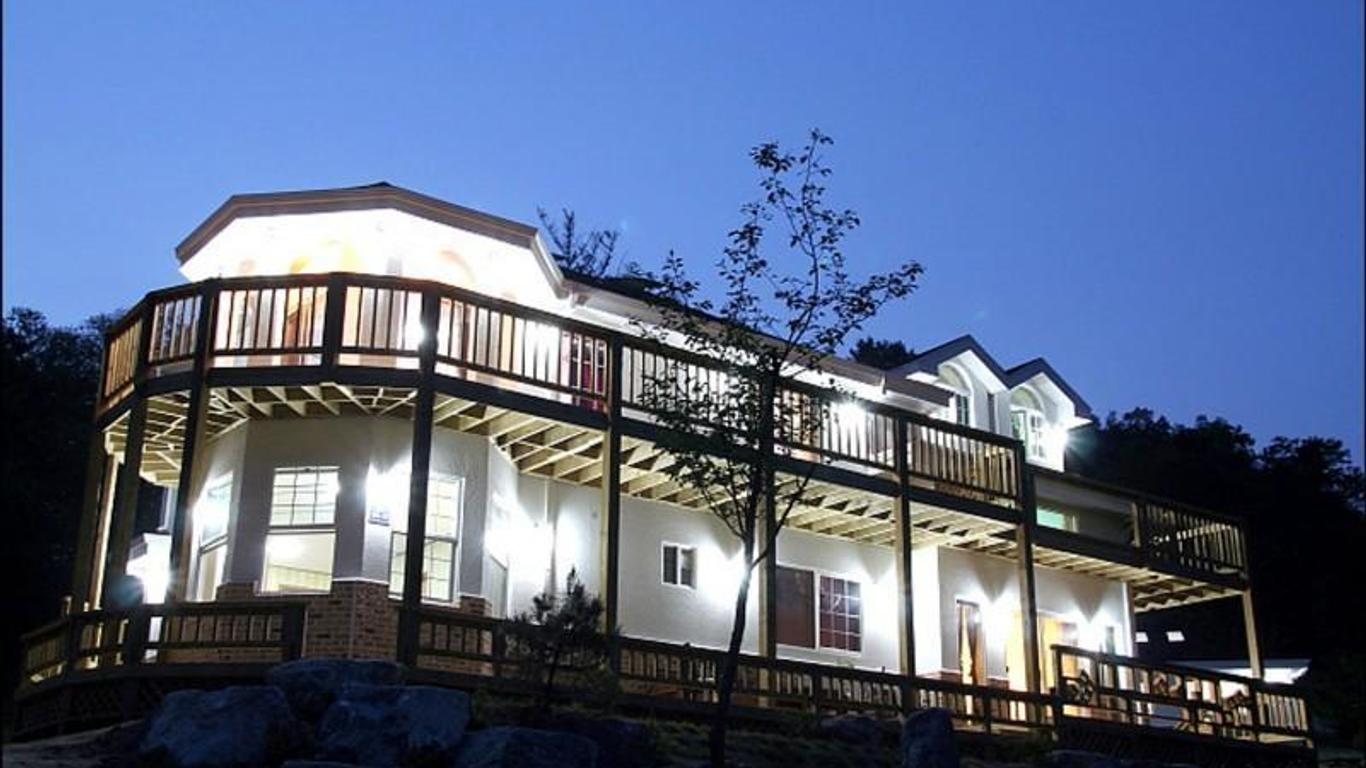 Hongcheon Happy Forest Pension (Group Pension)