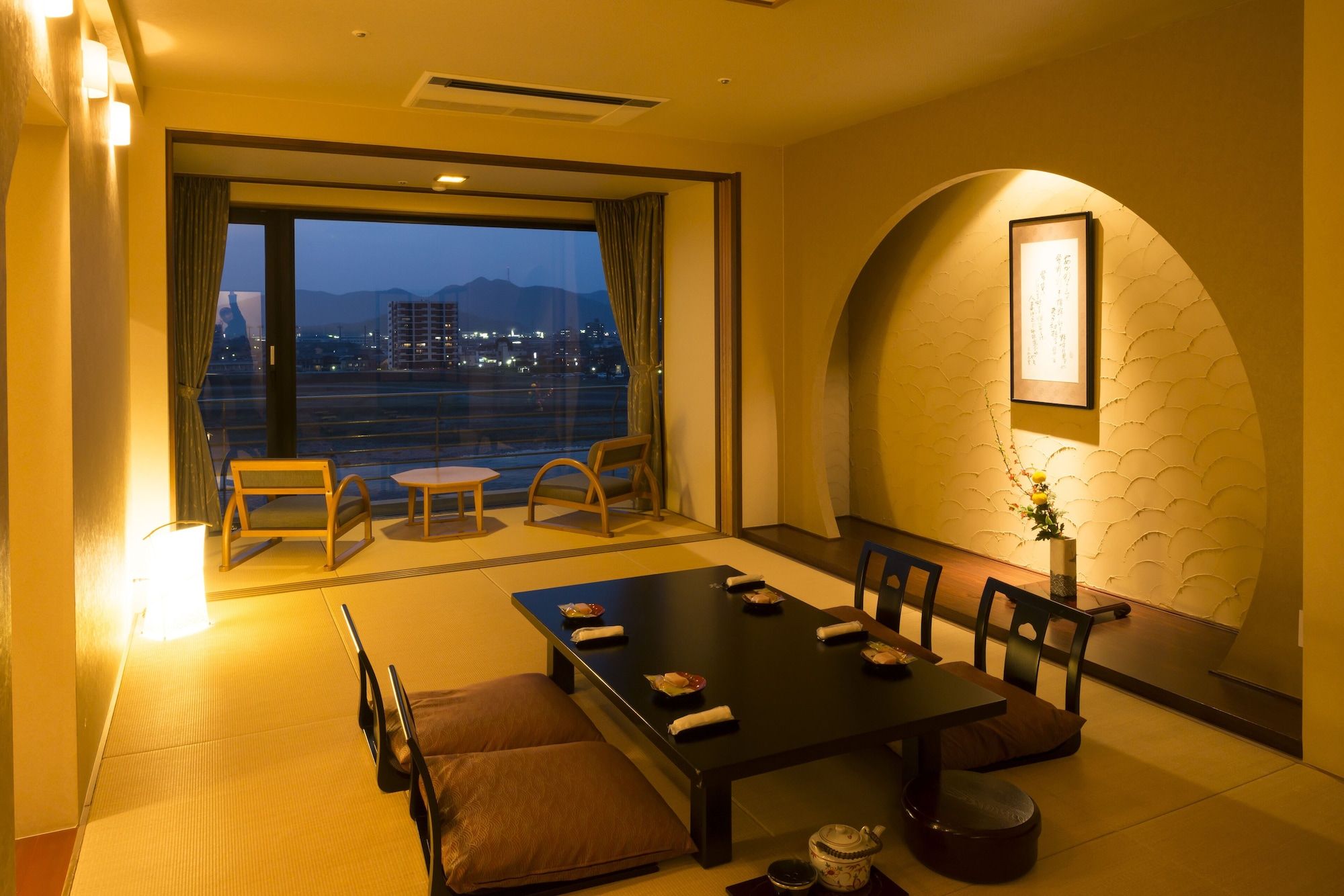 غرفة طعام صورة