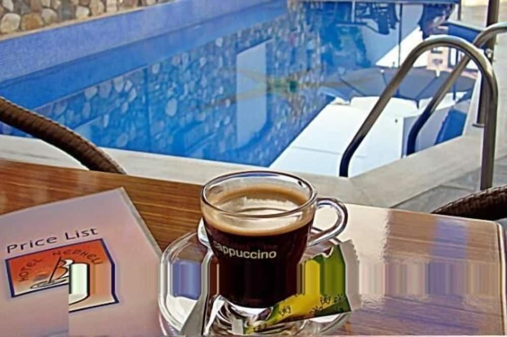 حوض السباحة صورة