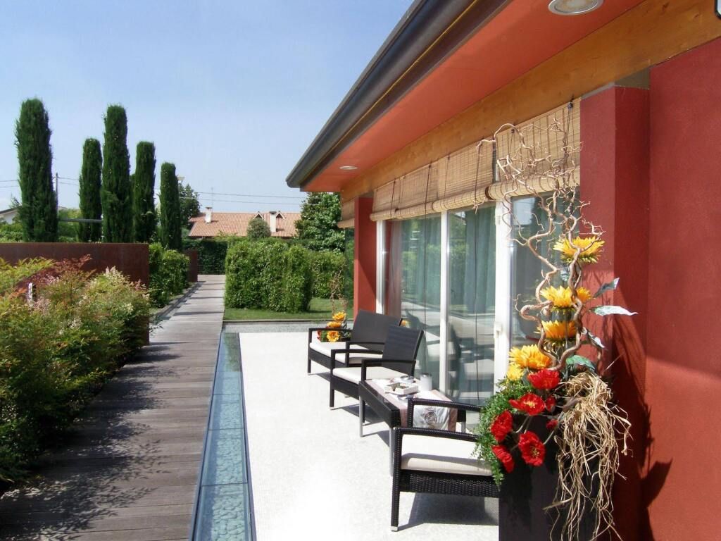 شرفة مرصوفة