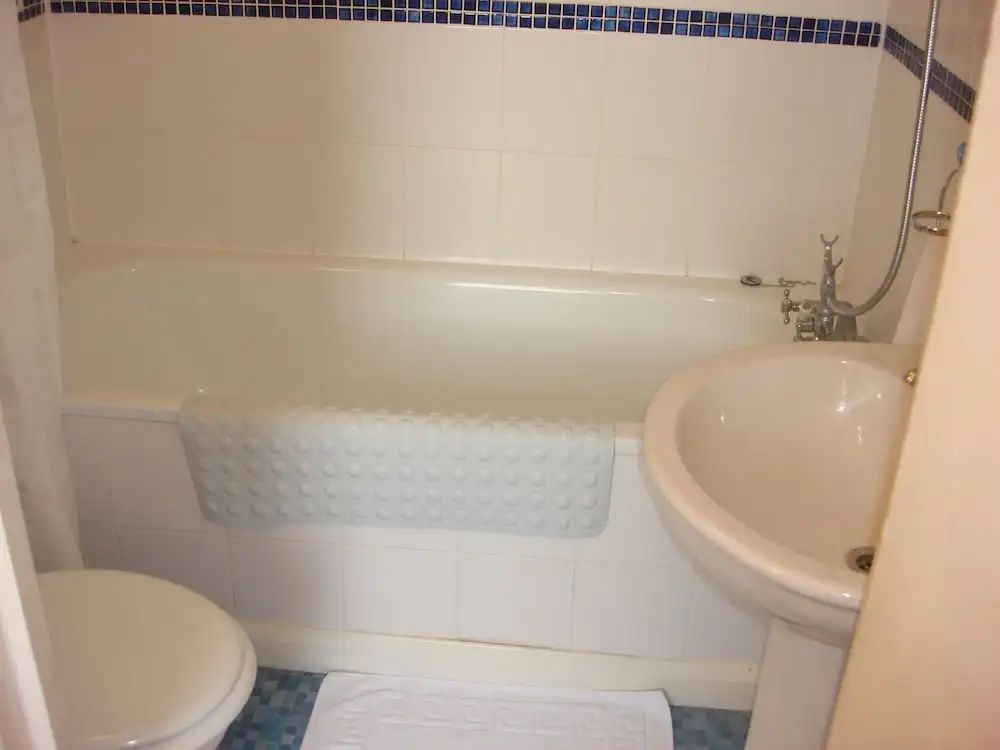 آخر
