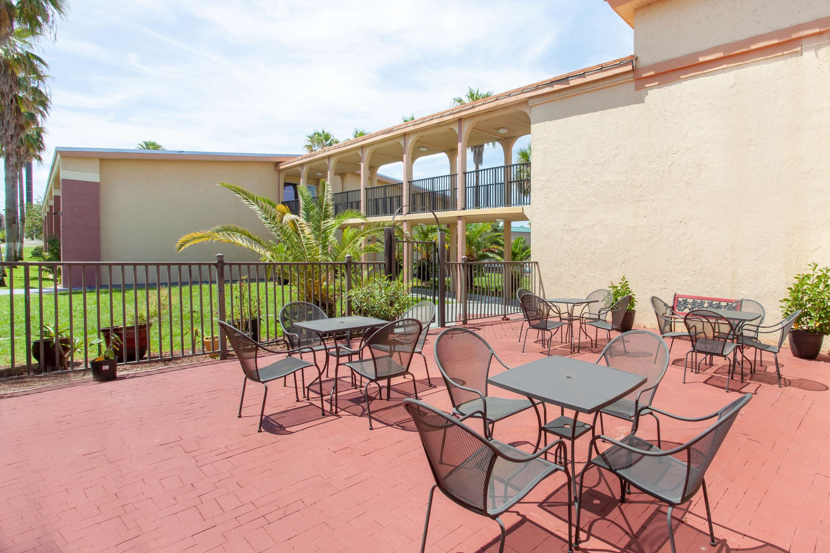 شرفة مرصوفة