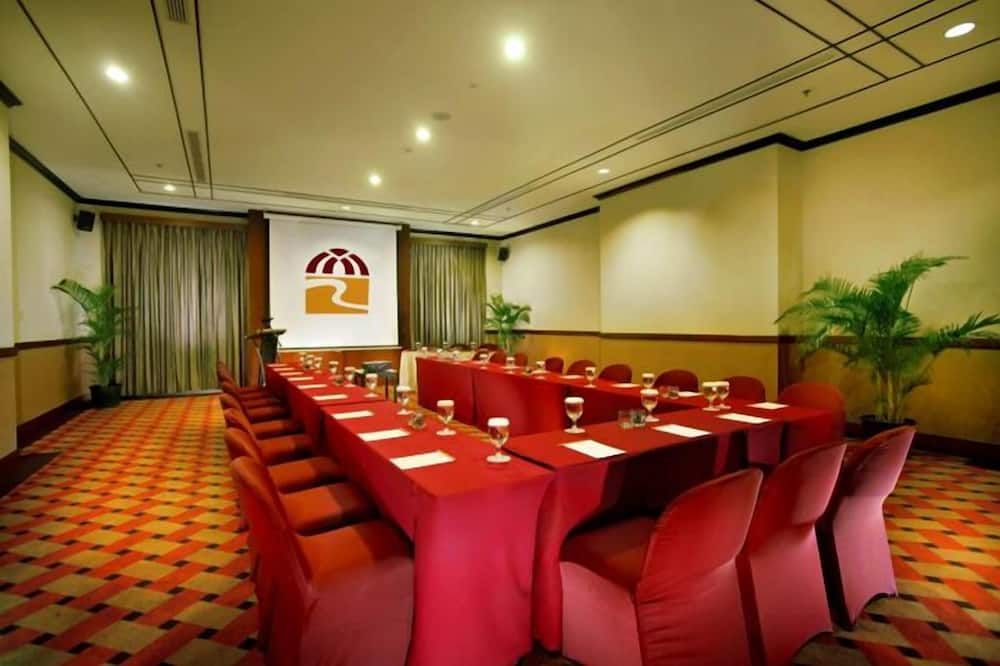 غرفة الاجتماعات