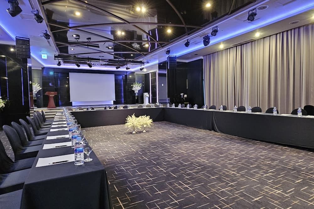 غرفة الاجتماعات